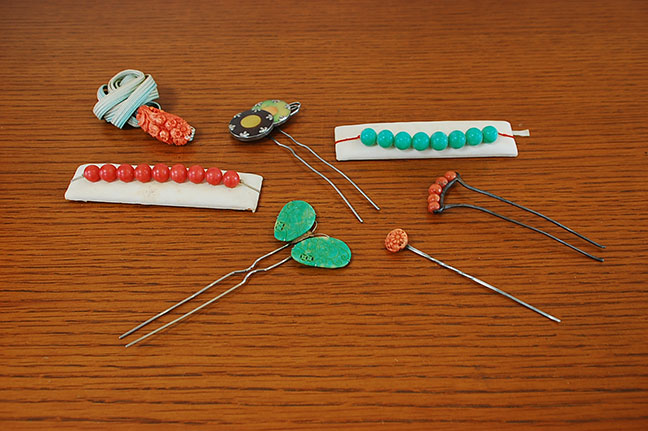 珊瑚や翡翠の簪、帯留めを出張買取させて頂きました。