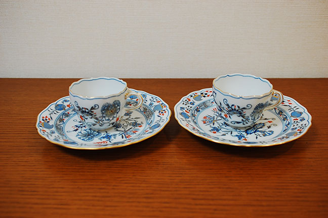 アンティークマイセンなどブランド食器を出張買取させて頂きました。