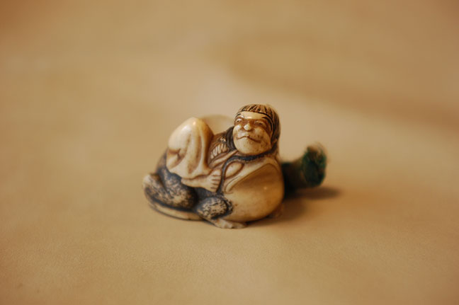 根付のコレクション 骨董品を出張買取させて頂きました