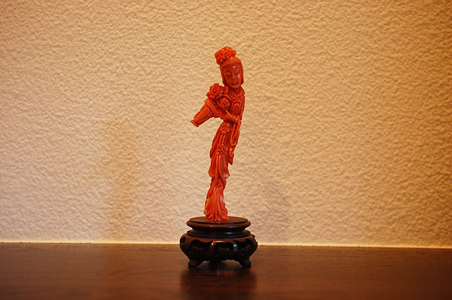 丹波市で珊瑚彫刻など骨董品を出張買取させて頂きました。