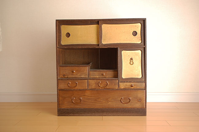 三重県 鈴鹿市で茶箪笥を出張買取させて頂きました。