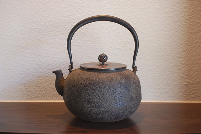 福井県 敦賀市で鉄瓶を買取させて頂きました。