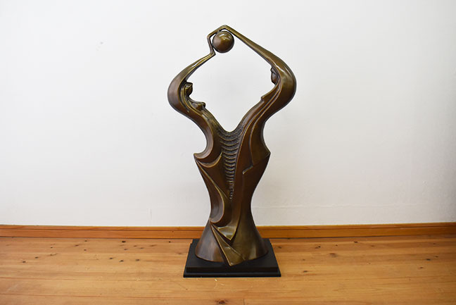 ブロンズ彫刻など美術品を出張買取させて頂きました。