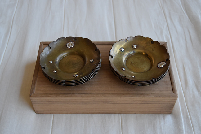 内山大介の茶托を買取させて頂きました。