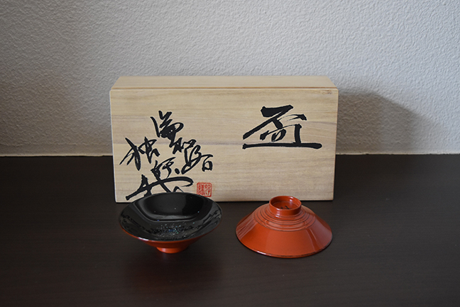 村田好謙の漆器を買取させて頂きました。
