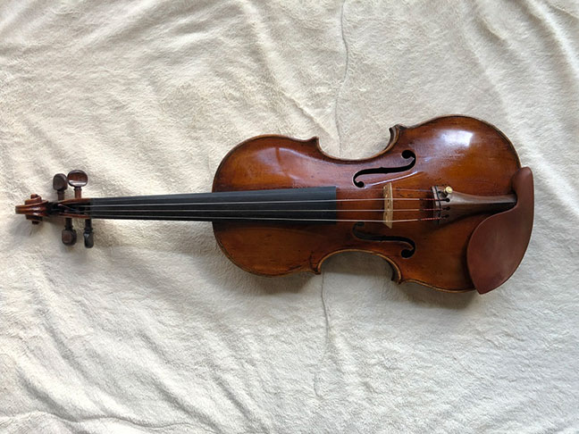 PIETRO GIOVANNI GUARNERI（ グァルネリ）のバイオリンを買取させて頂きました。